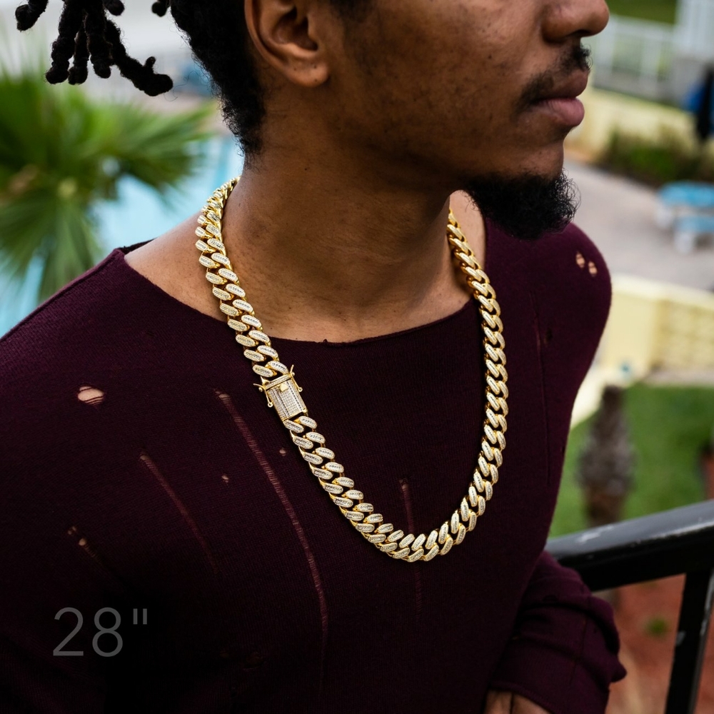 18MM ICED CUBAN LINK CHAIN IN GOLD - Picture 7 of 7